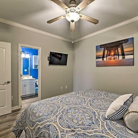 Modern Island Condo With Pool Steps To The Beach! South Padre Island Buitenkant foto
