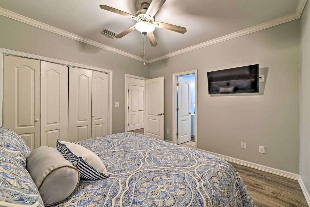 Modern Island Condo With Pool Steps To The Beach! South Padre Island Buitenkant foto