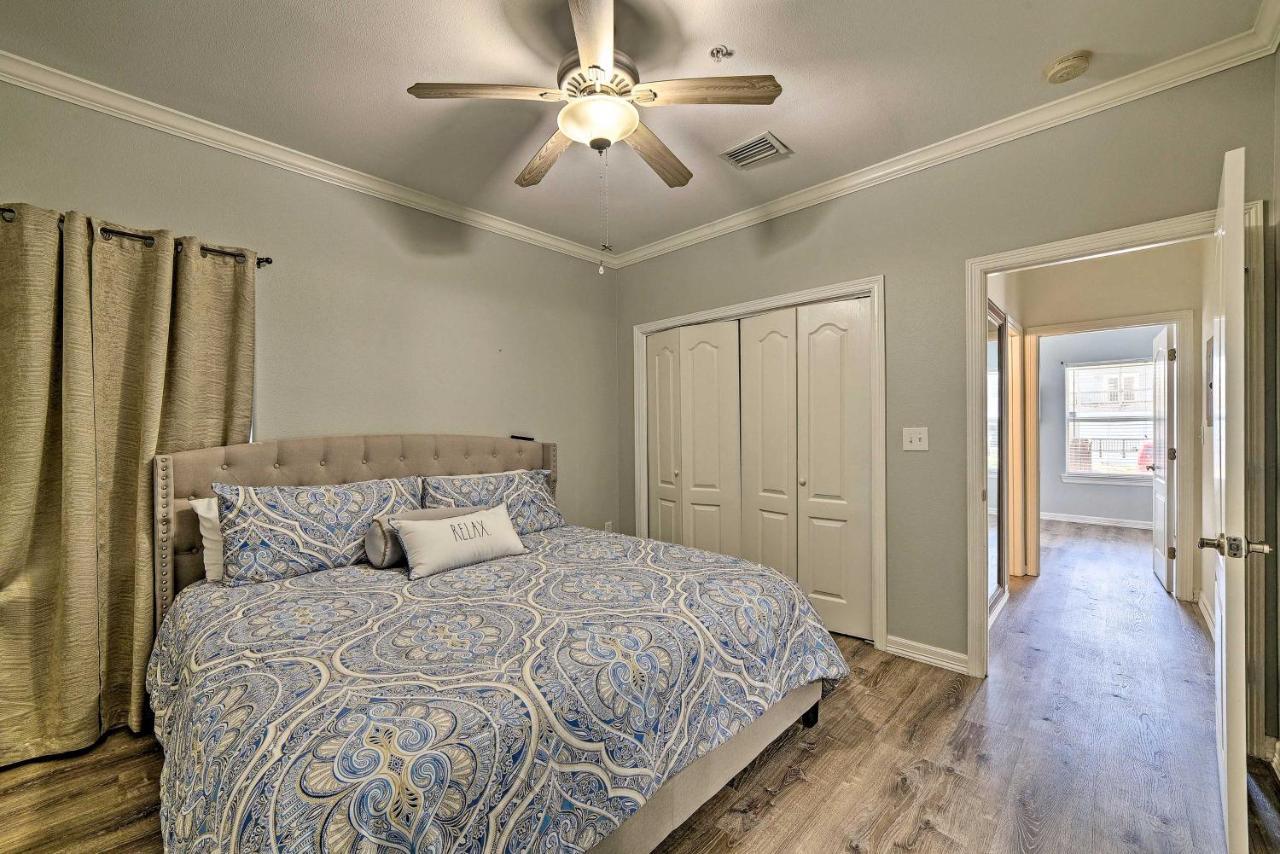 Modern Island Condo With Pool Steps To The Beach! South Padre Island Buitenkant foto