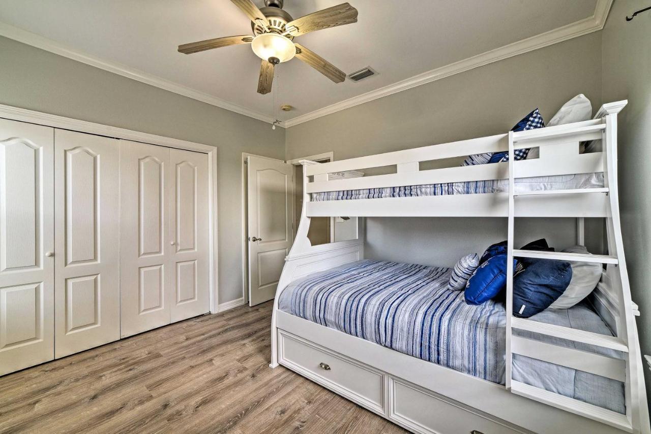 Modern Island Condo With Pool Steps To The Beach! South Padre Island Buitenkant foto