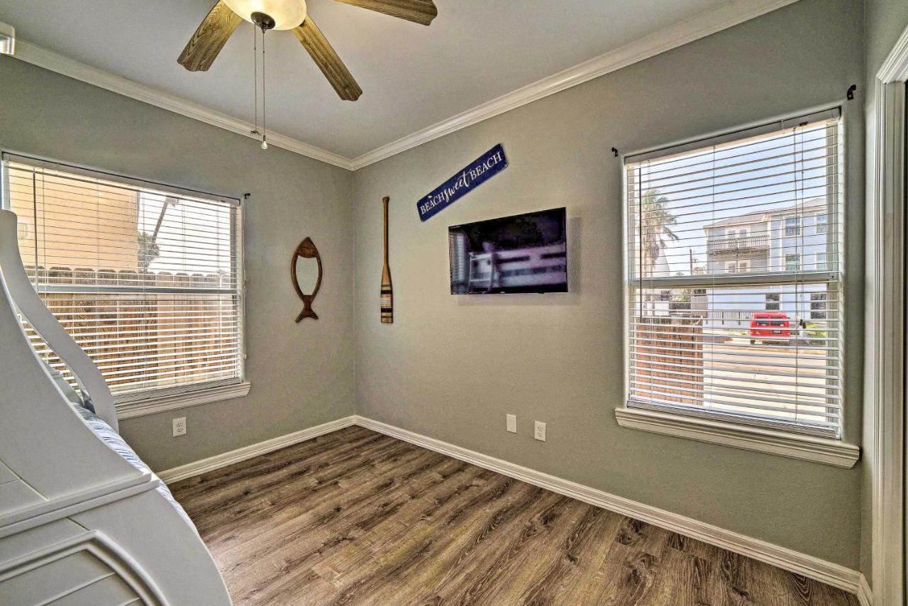 Modern Island Condo With Pool Steps To The Beach! South Padre Island Buitenkant foto